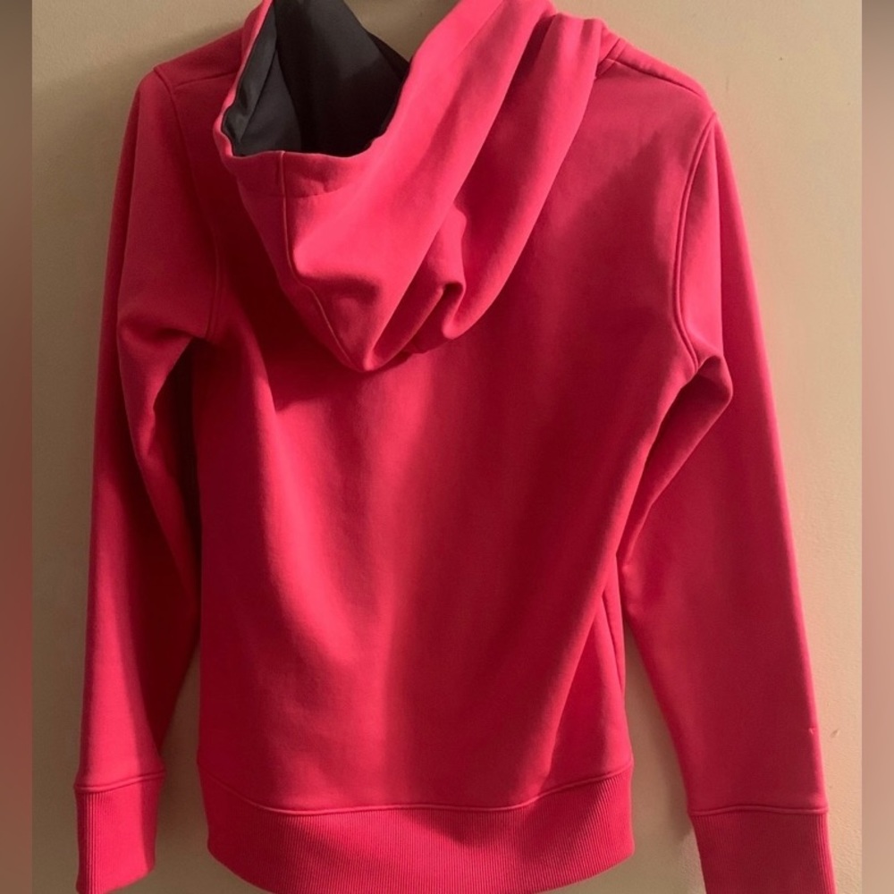 Women’s underarmour hoodie